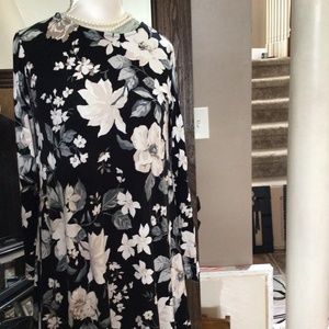 Old navy flowered dress